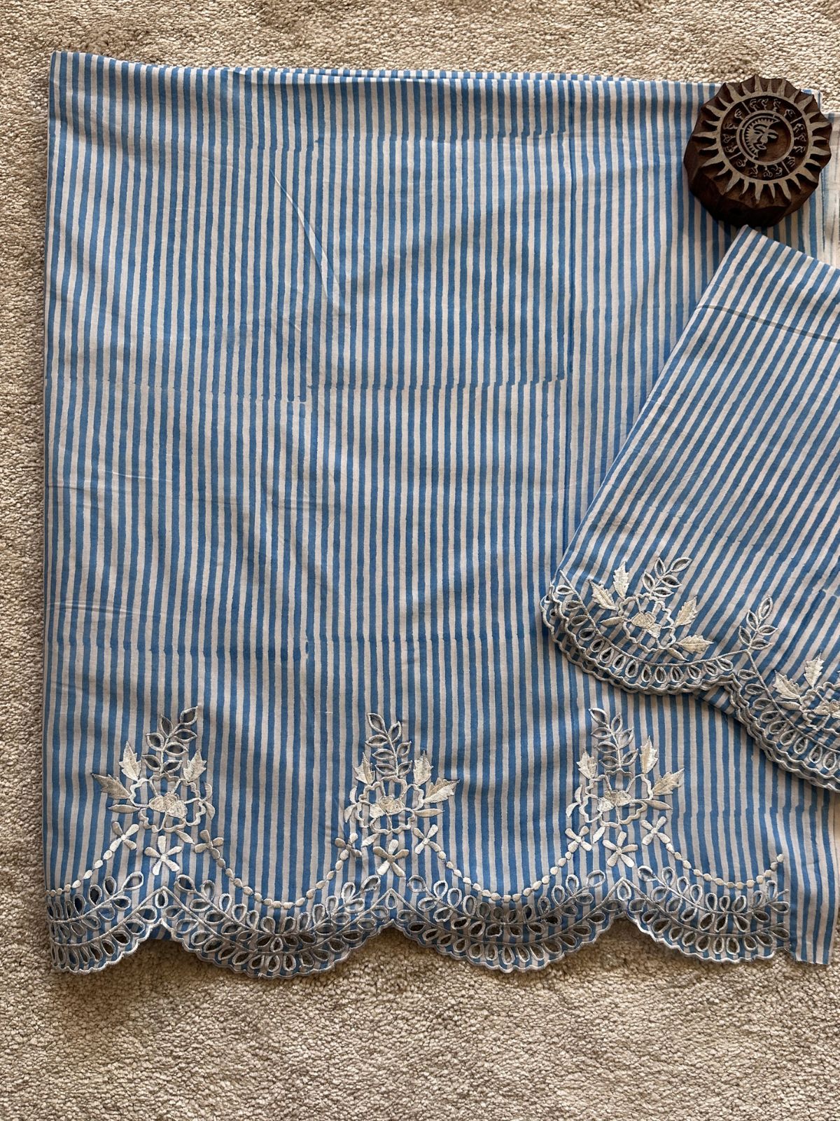 Aasmaani Dhaari - Coord Set with Cutwork Embroidery