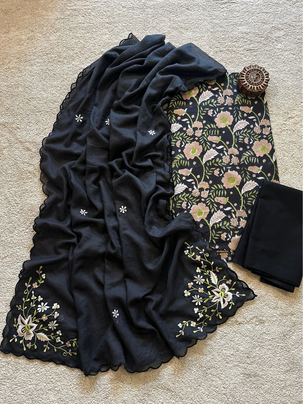 Kaajal Unstitched Set