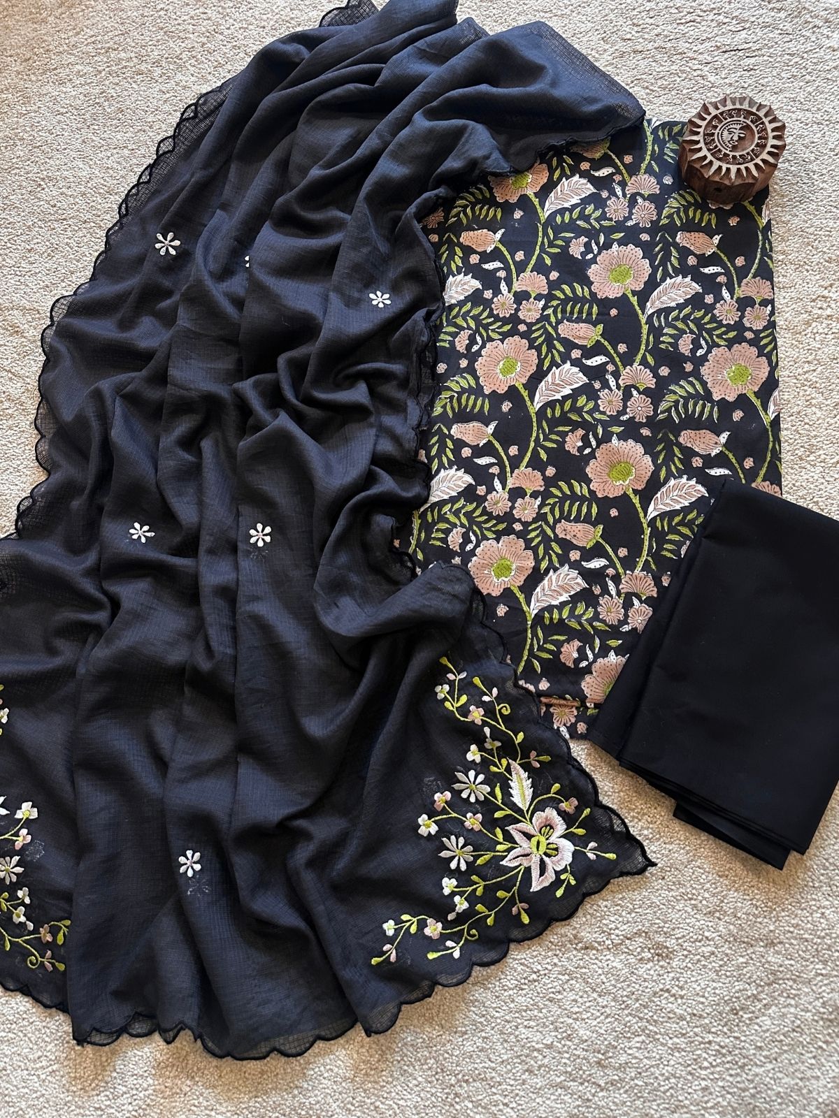 Kaajal Unstitched Set