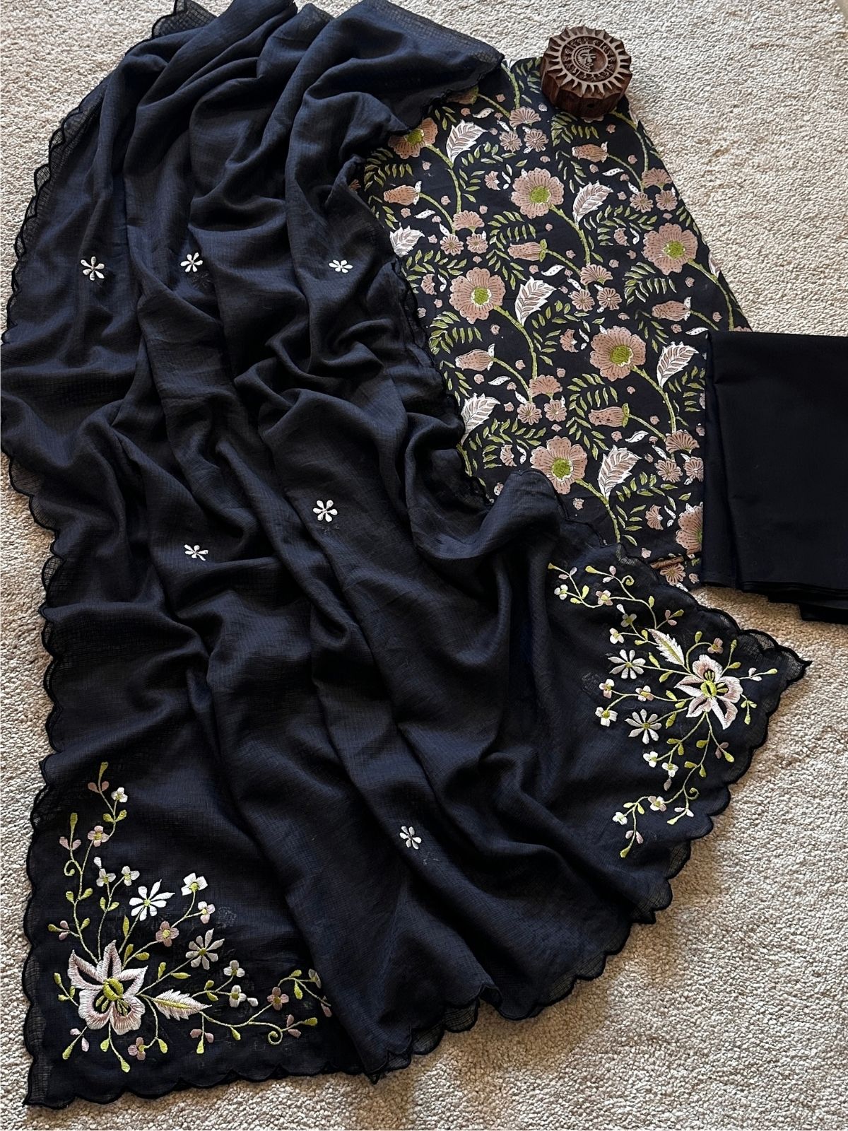 Kaajal Unstitched Set