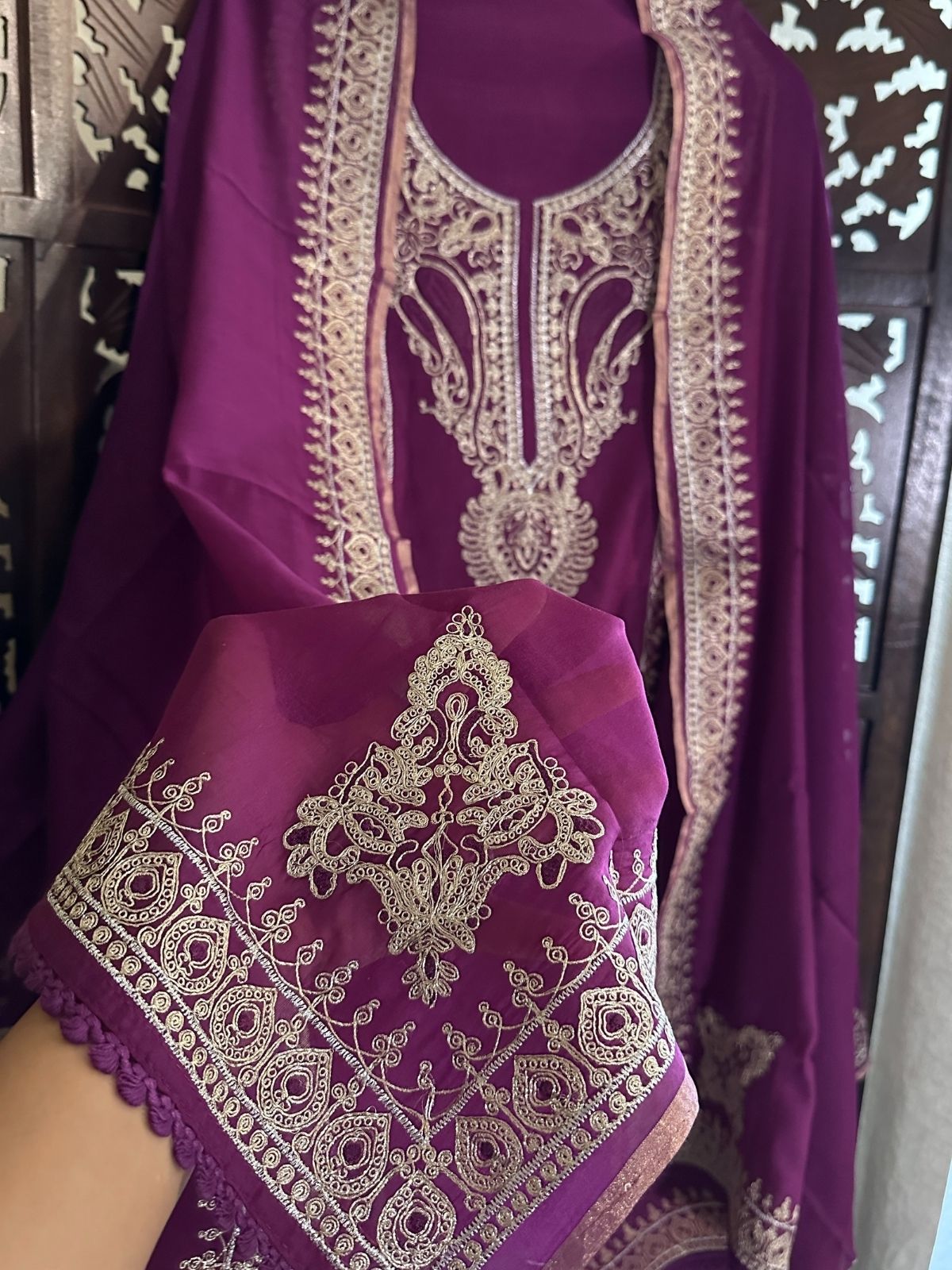 Premium Mul Maheshwari Embroidered Unstitched Set