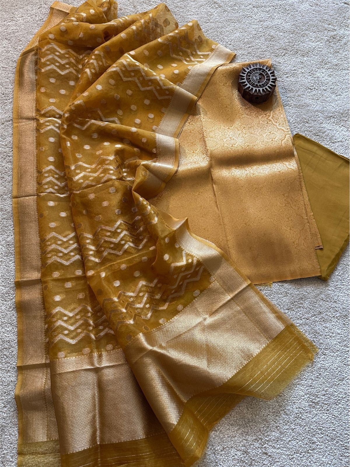 Sunheri- Premium Brocade Silk Unstitched Set