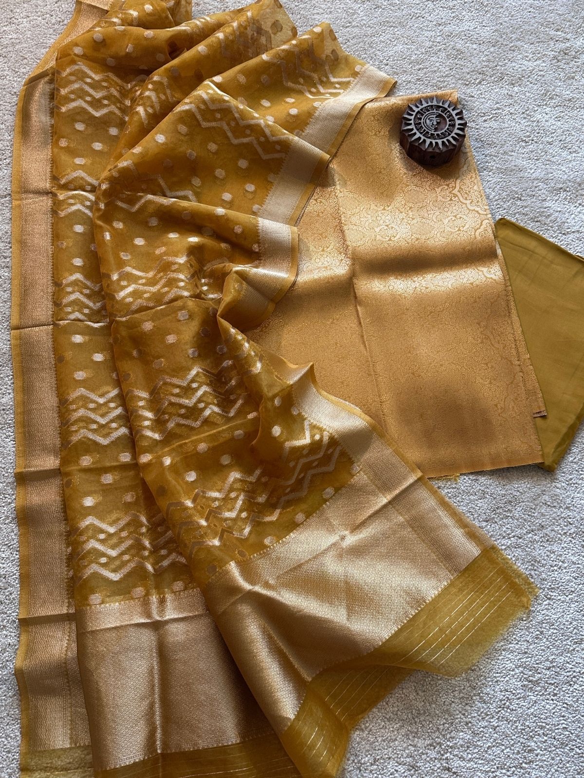 Sunheri- Premium Brocade Silk Unstitched Set