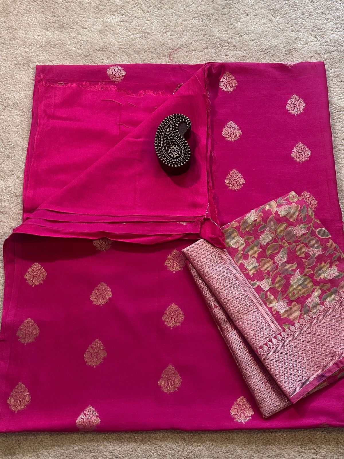 Raatraani Unstitched Set