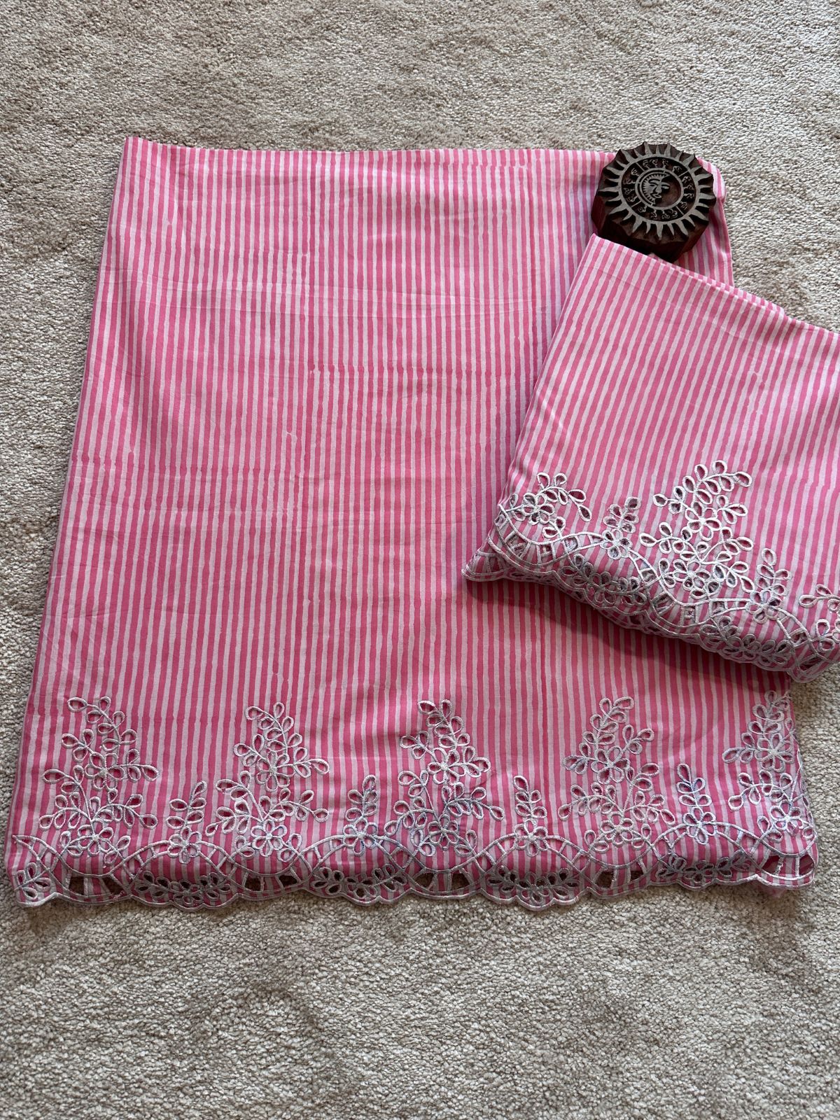Gulabi Dhaari - Coord Set with Cutwork Embridery