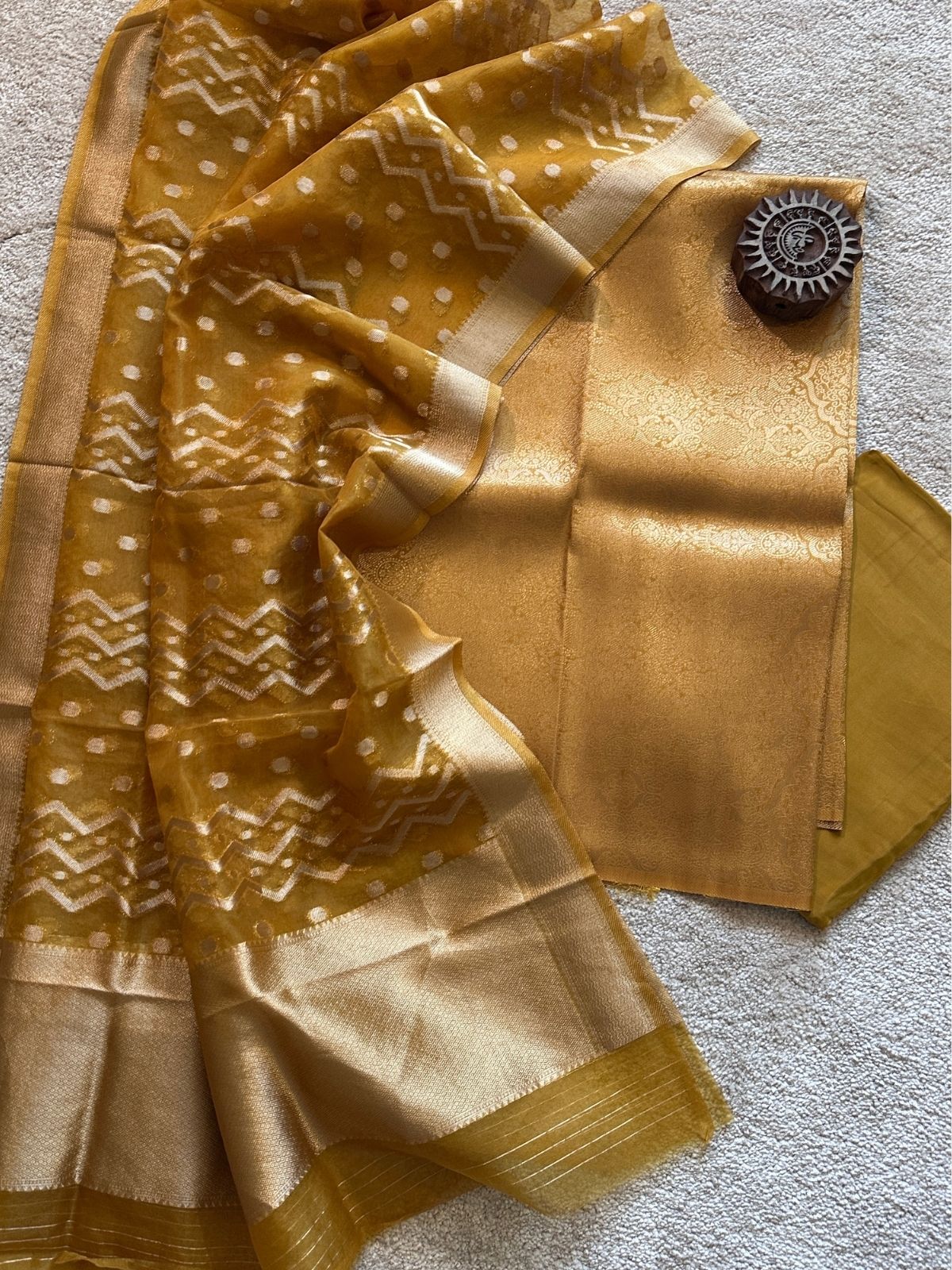 Sunheri- Premium Brocade Silk Unstitched Set