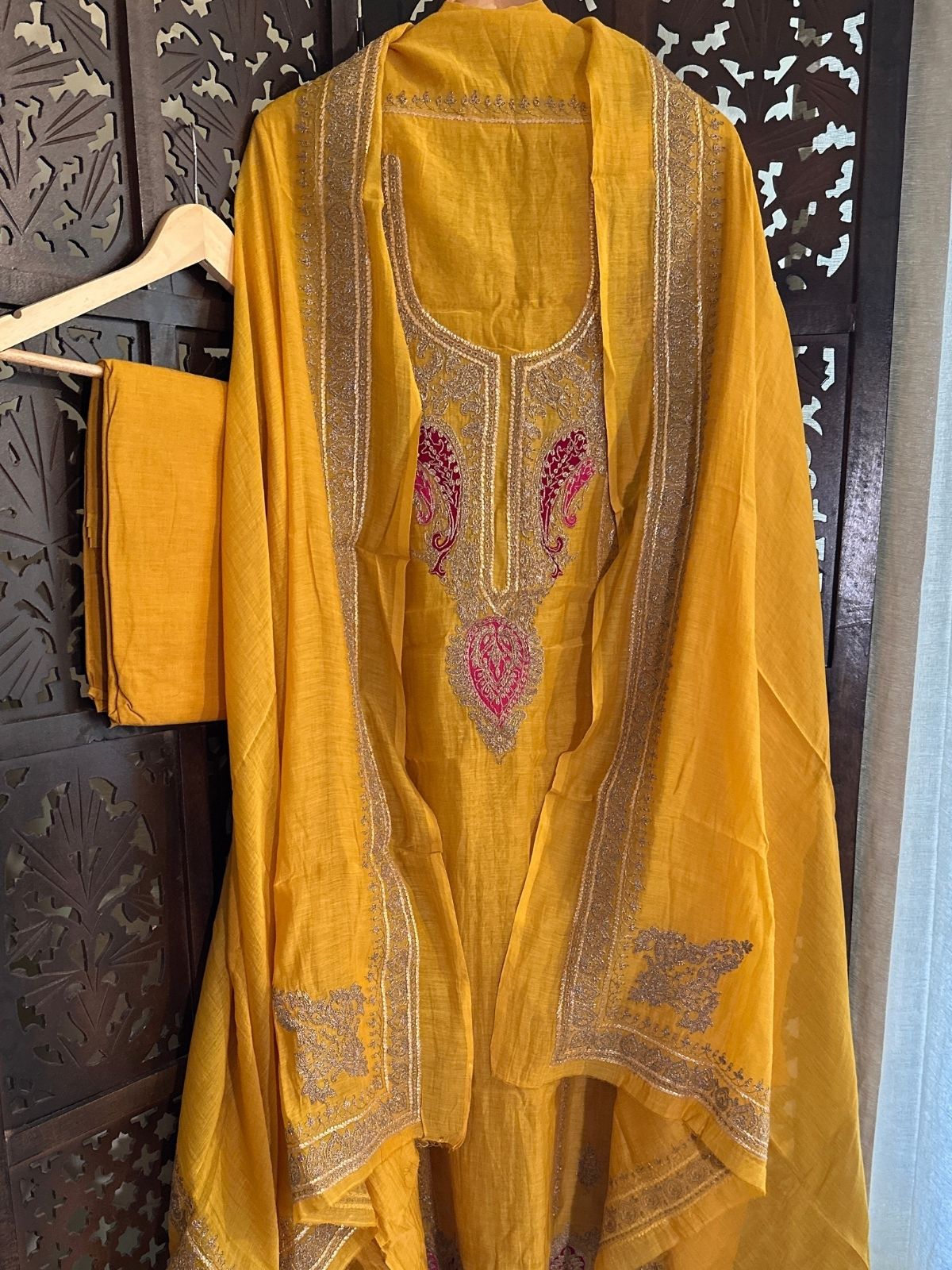 Premium Mul Maheshwari Embroidered Unstitched Set