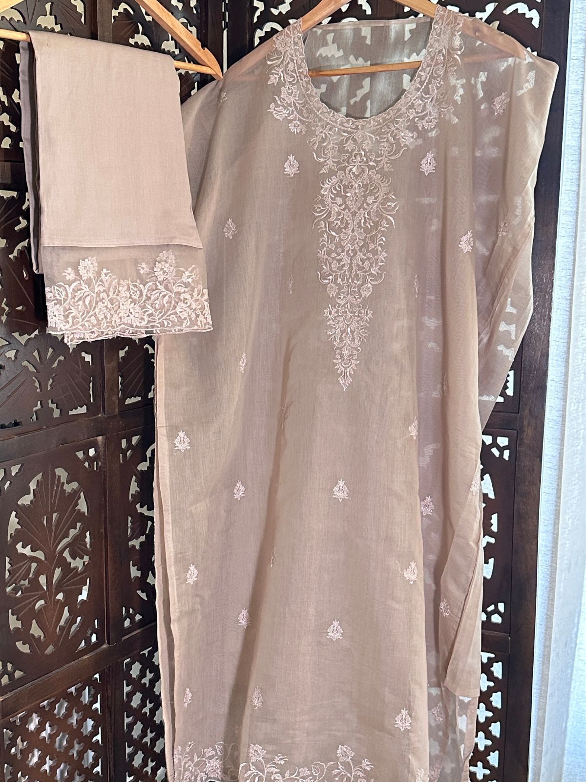 Malmal Maheshwari Silk Embroidered Unstitched Set