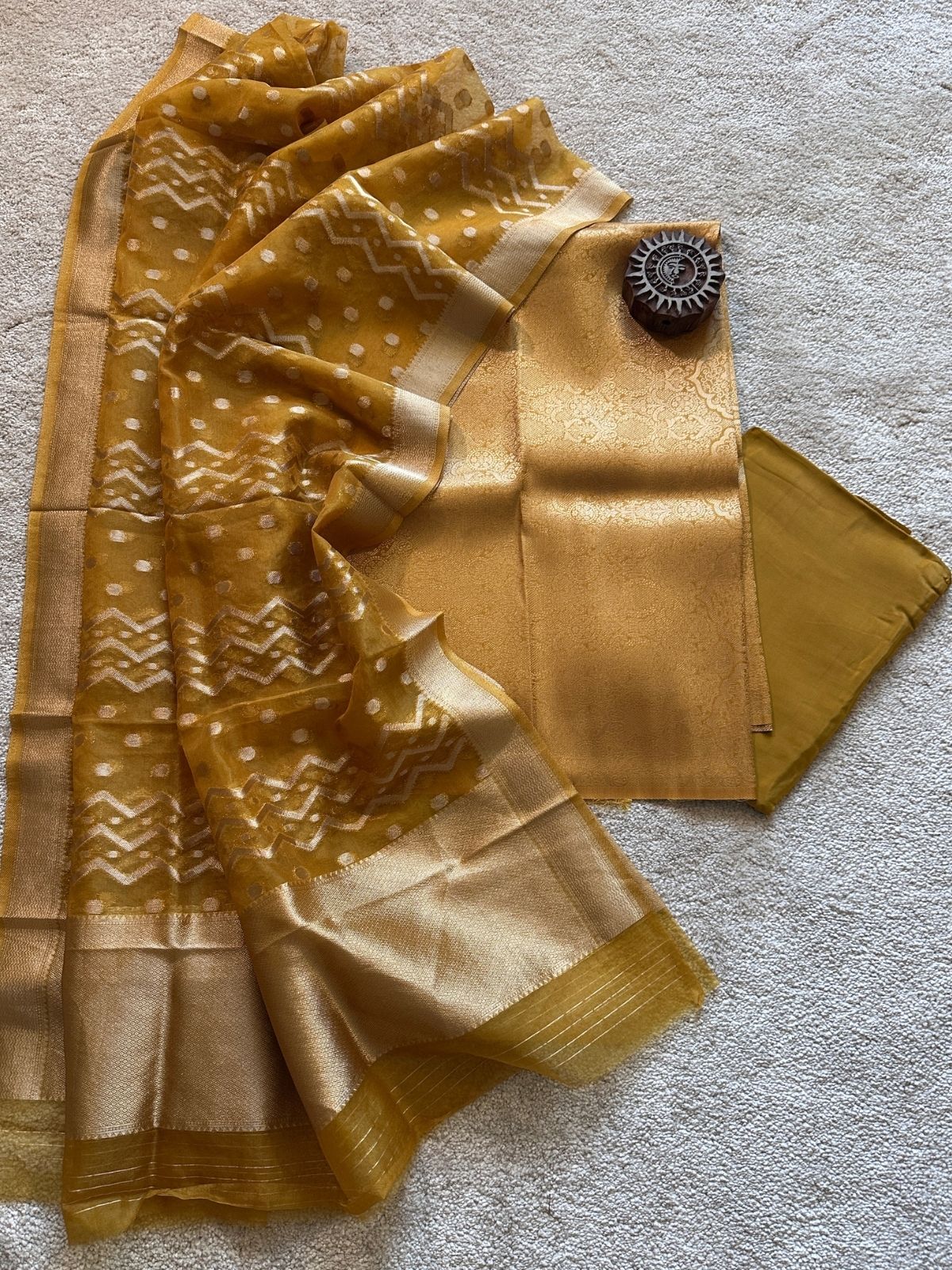 Sunheri- Premium Brocade Silk Unstitched Set
