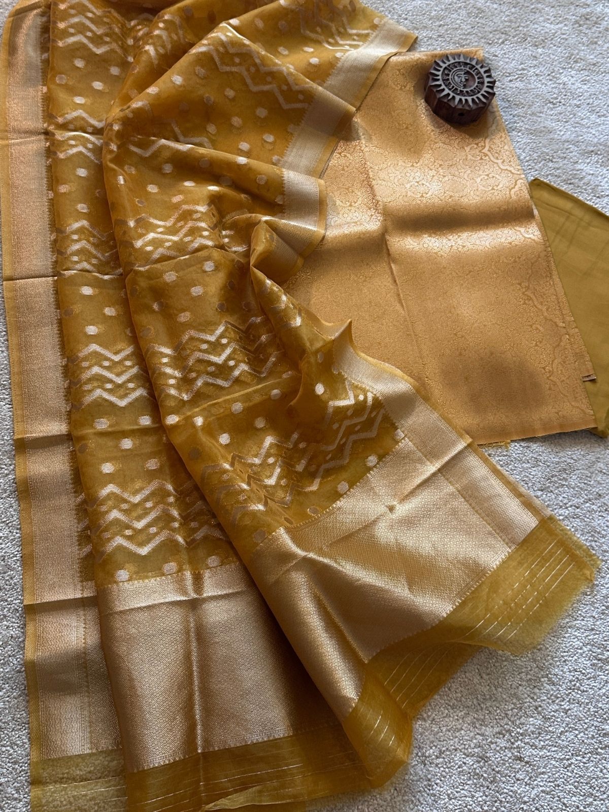 Sunheri- Premium Brocade Silk Unstitched Set