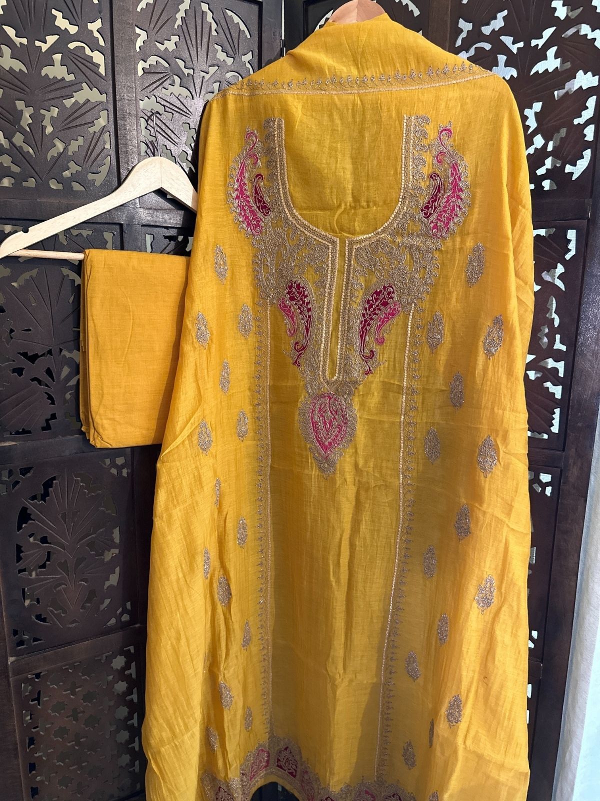 Premium Mul Maheshwari Embroidered Unstitched Set