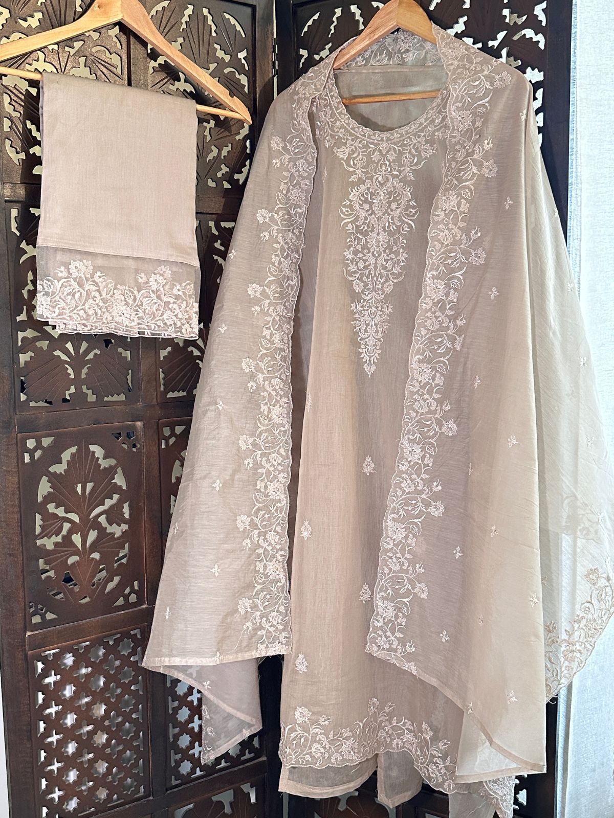 Malmal Maheshwari Silk Embroidered Unstitched Set