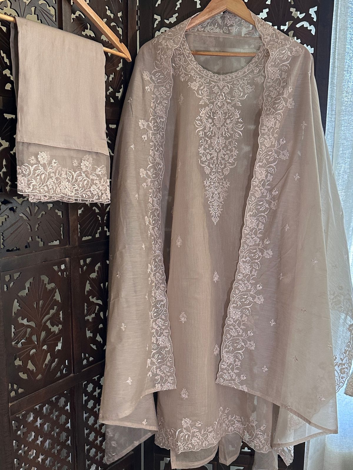 Malmal Maheshwari Silk Embroidered Unstitched Set