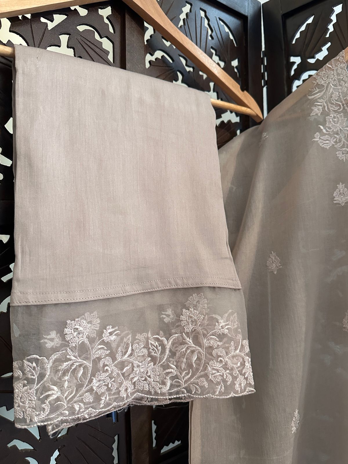 Malmal Maheshwari Silk Embroidered Unstitched Set