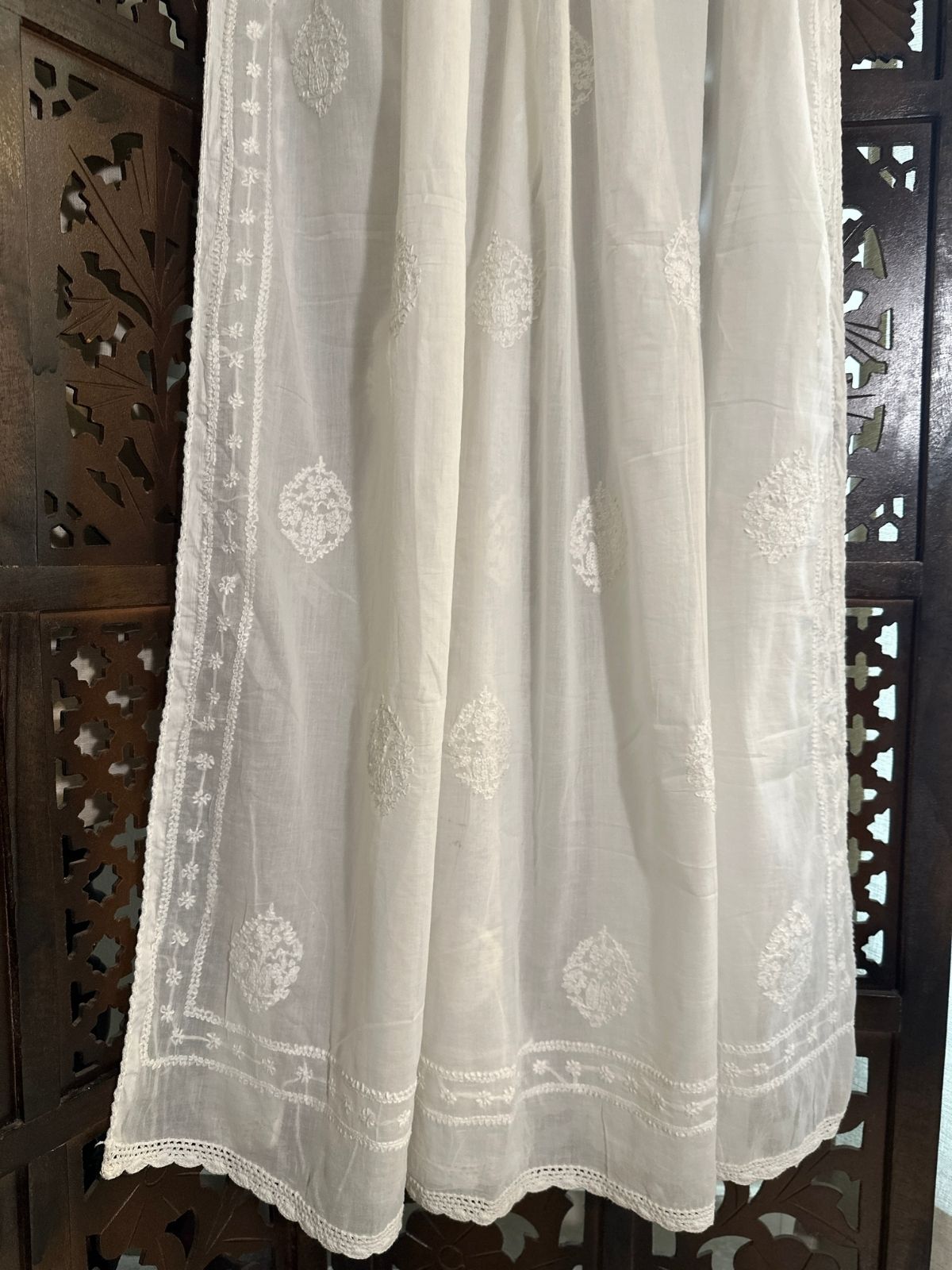 Pure Cotton Malmal Hand Embroidered Chikankari Dupatta
