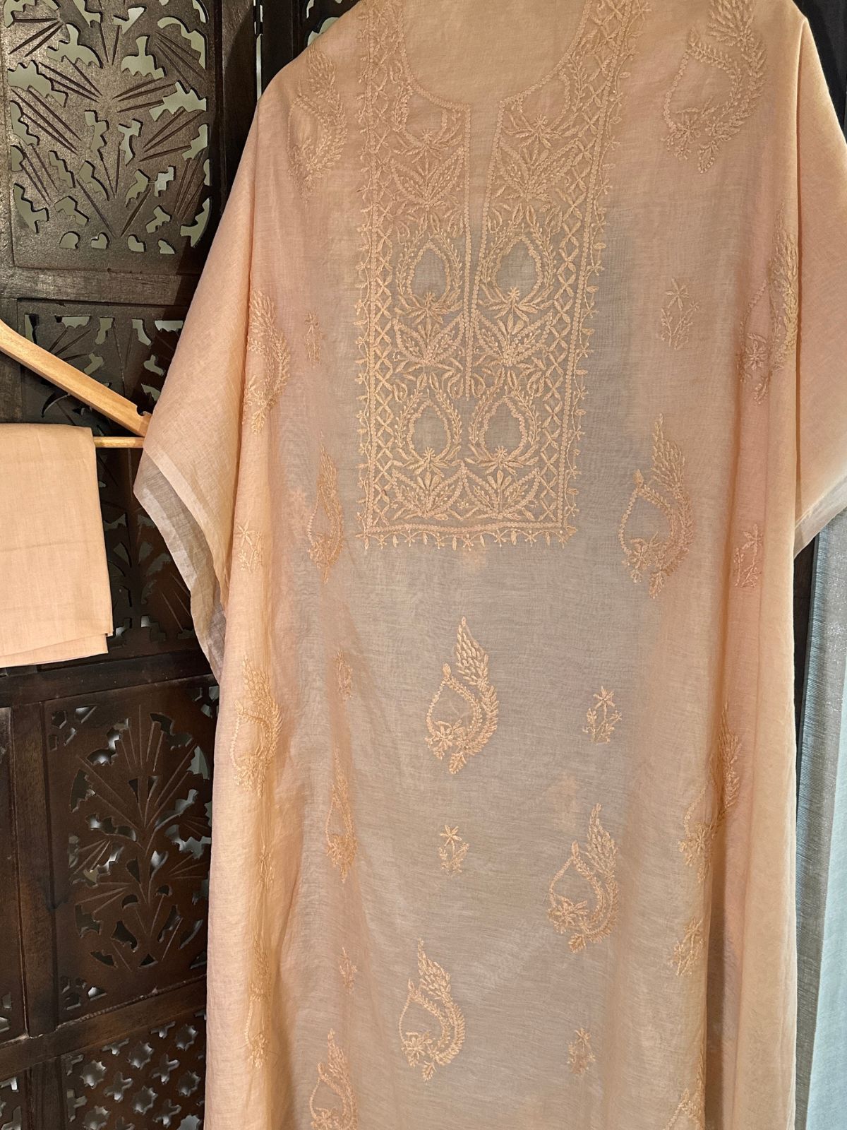 Malmal Maheswari Chikankari Set