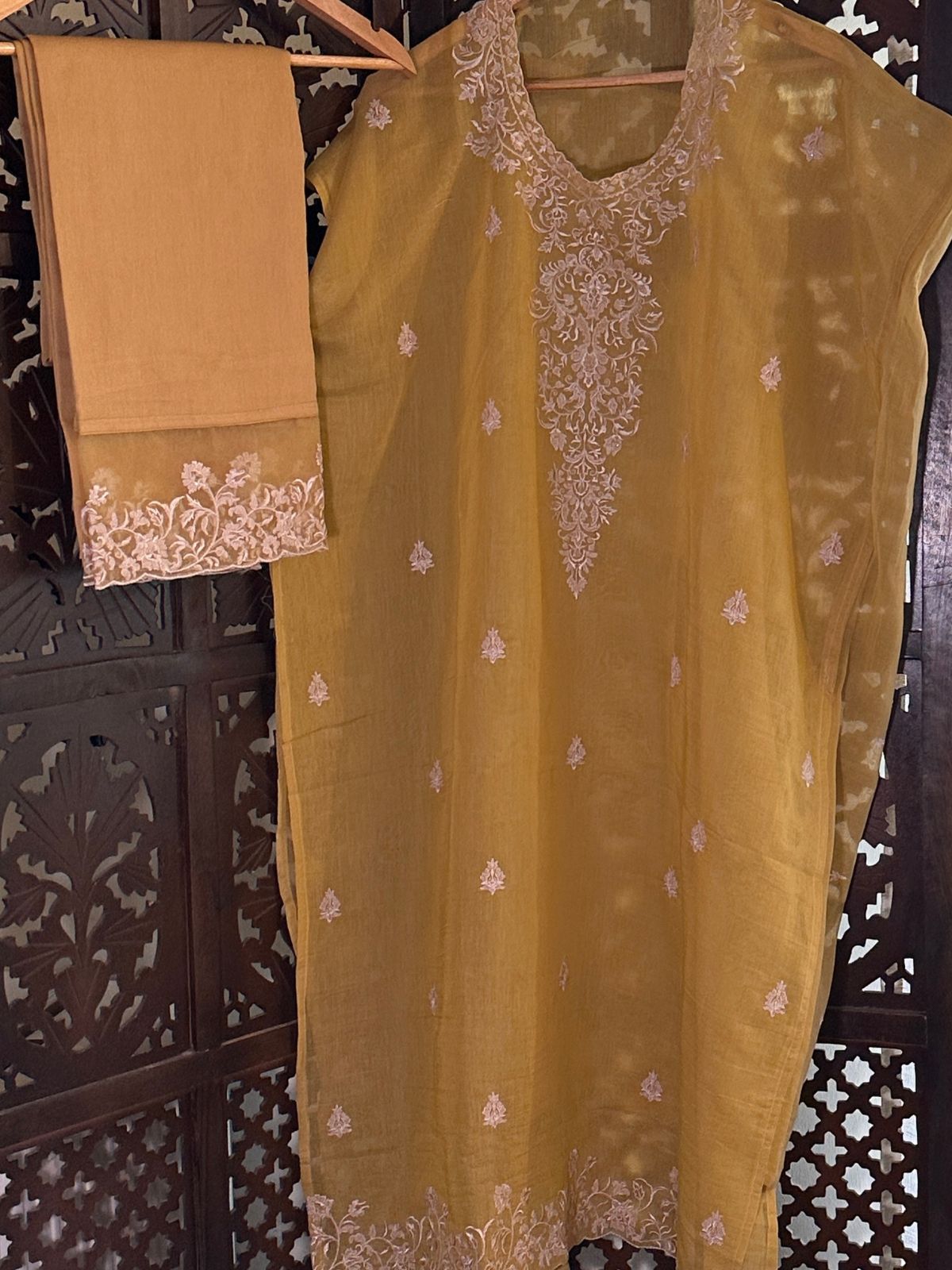 Malmal Maheshwari Silk Embroidered Unstitched Set