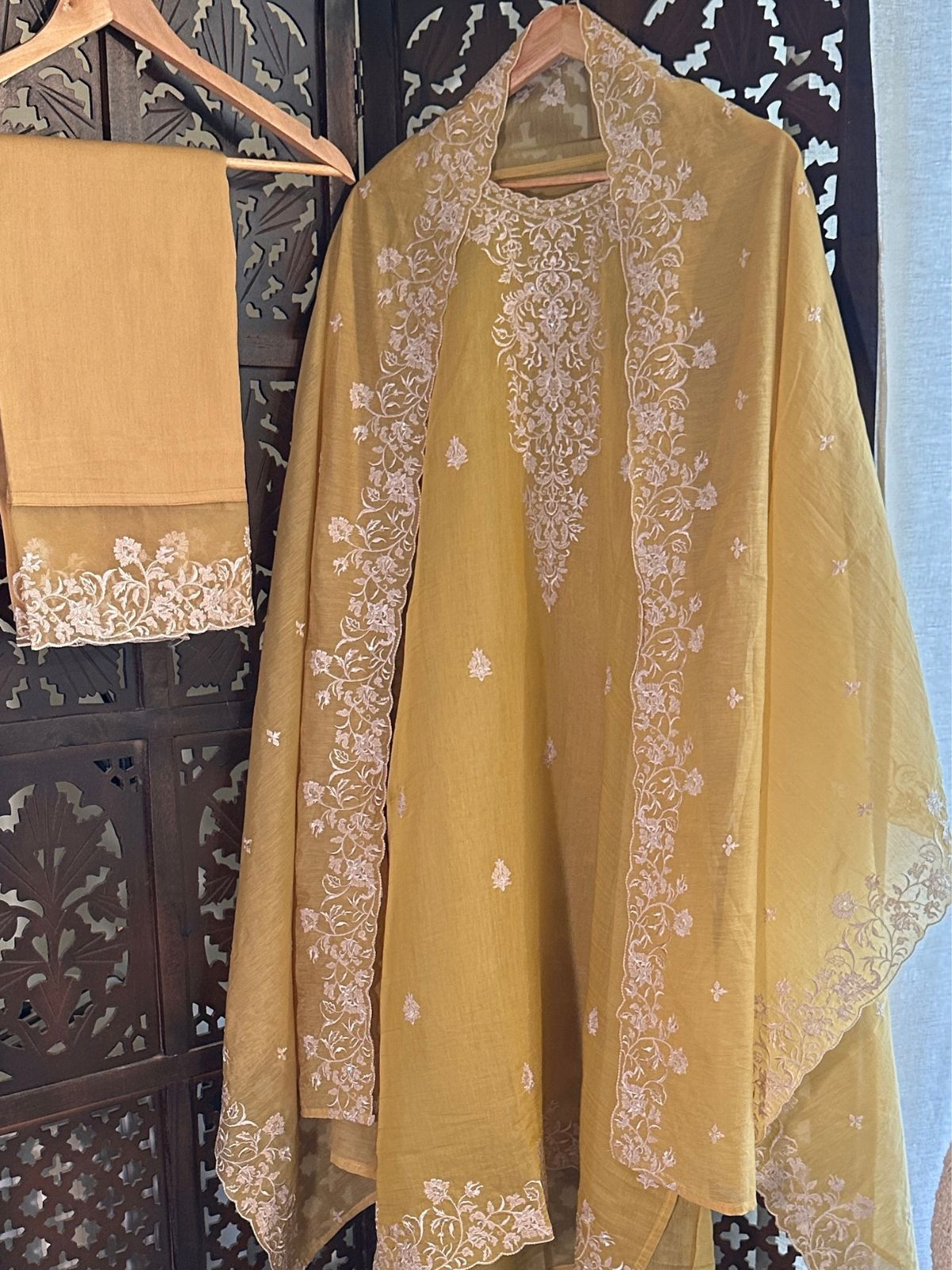 Malmal Maheshwari Silk Embroidered Unstitched Set