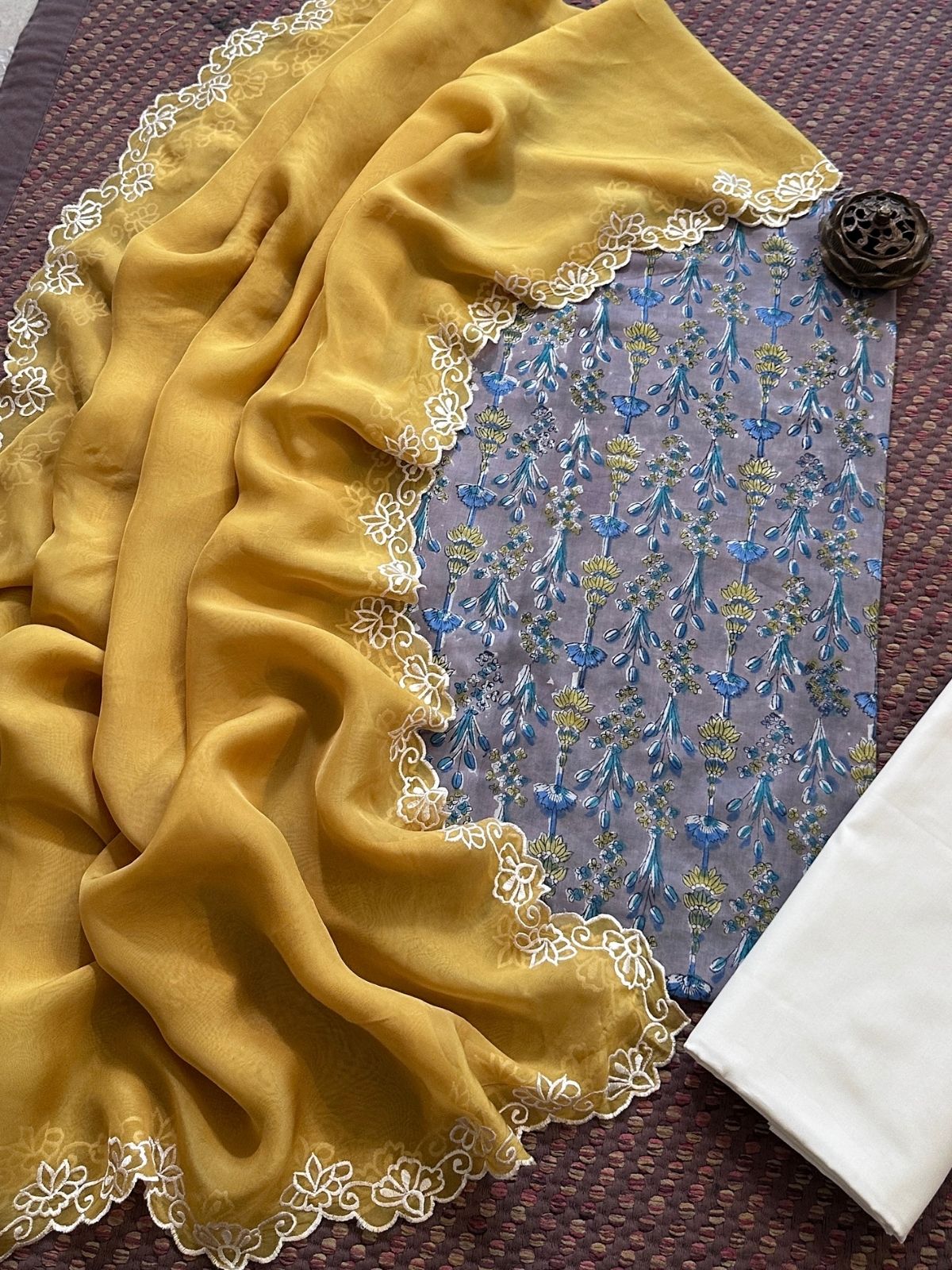 Pure Cotton Malmal Hand-blocked Fabric with Exclusive Organza Dupatta