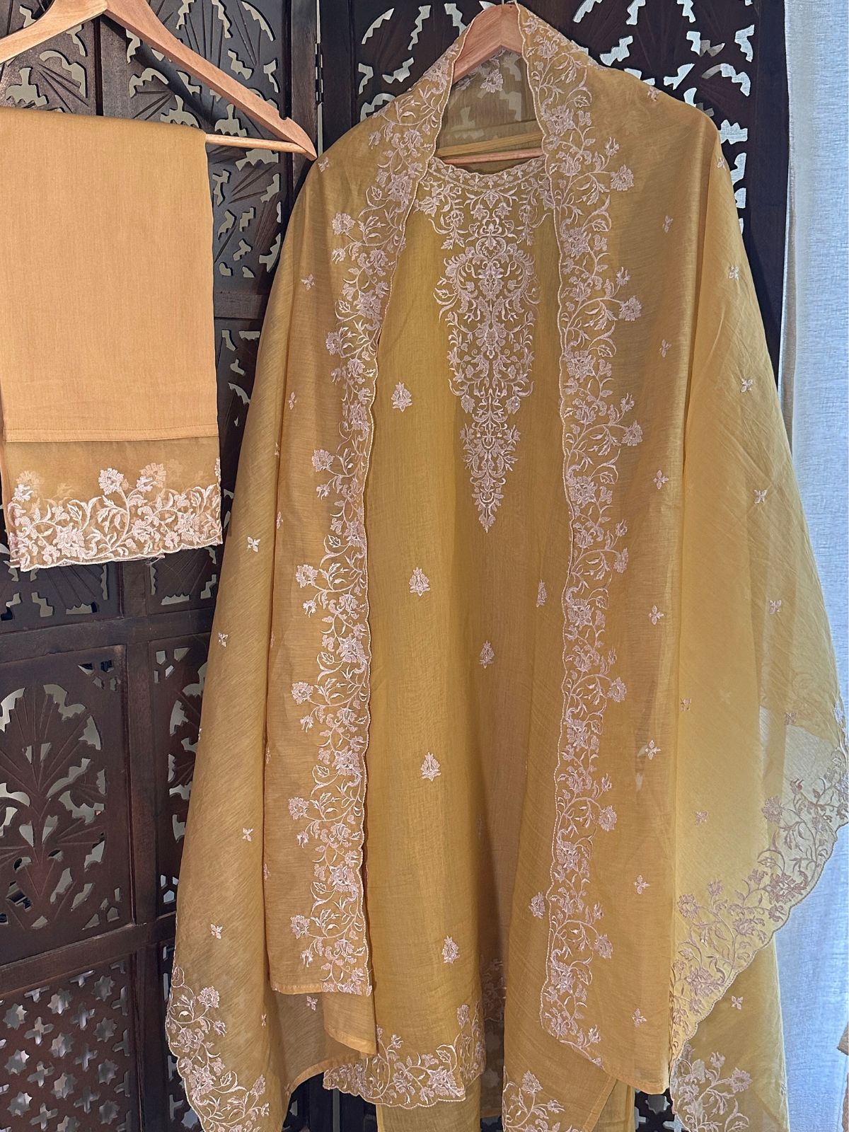 Malmal Maheshwari Silk Embroidered Unstitched Set