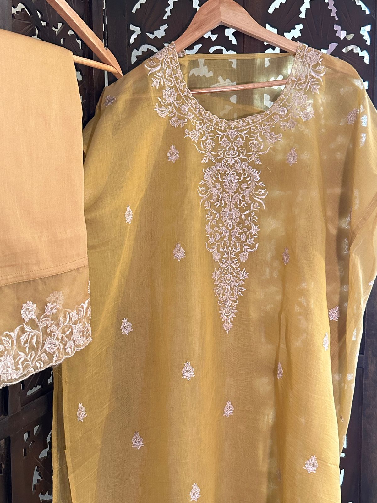 Malmal Maheshwari Silk Embroidered Unstitched Set