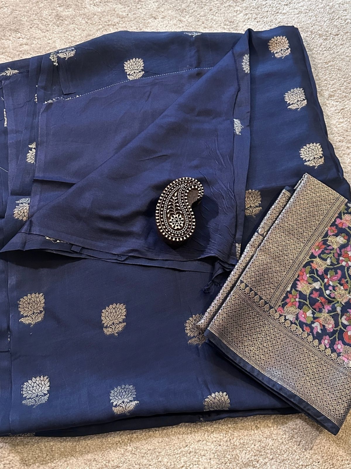 Nisha Unstitched Set