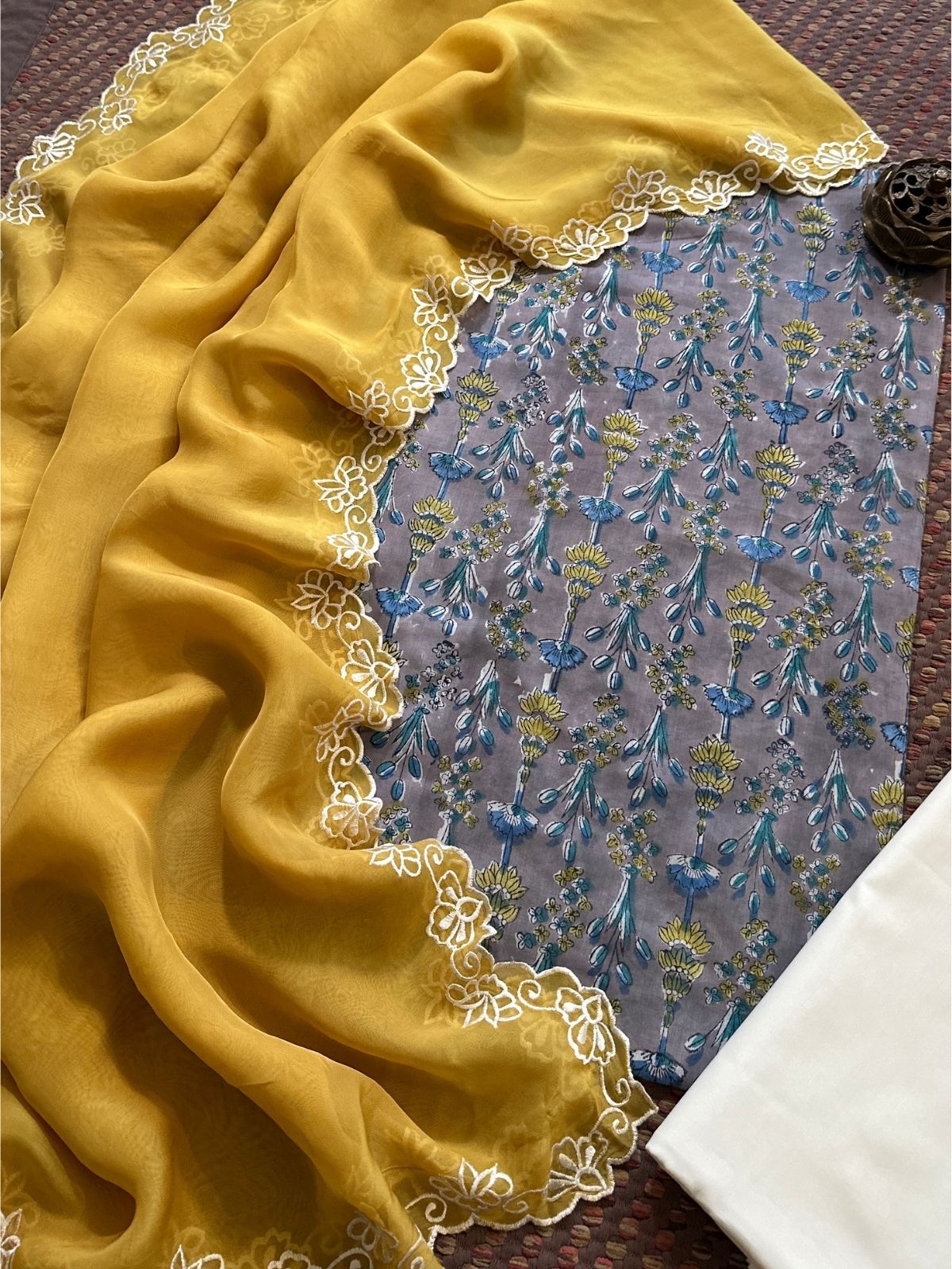 Pure Cotton Malmal Hand-blocked Fabric with Exclusive Organza Dupatta