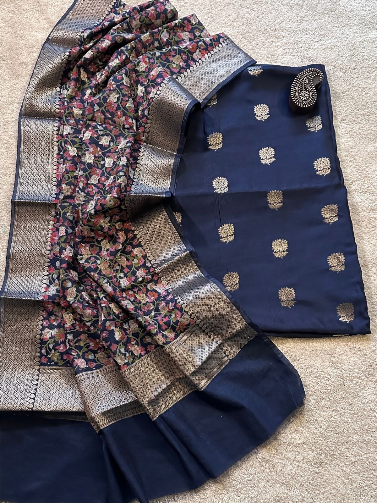 Nisha Unstitched Set