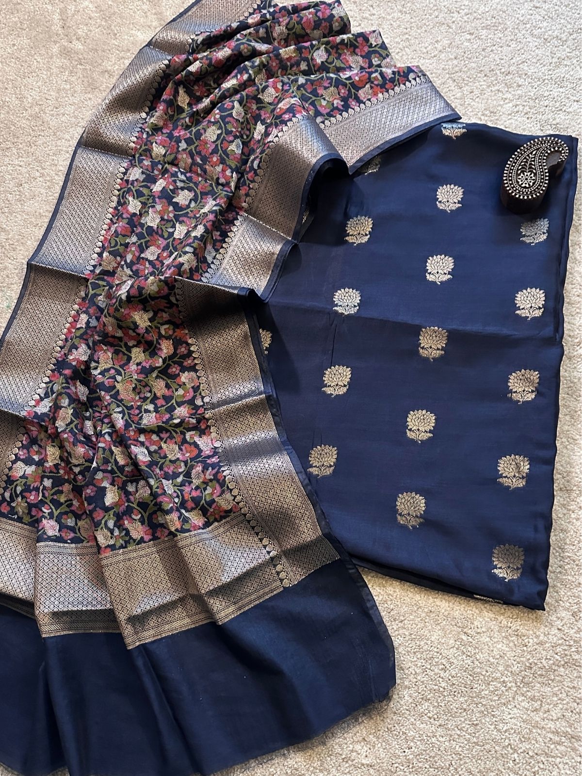 Nisha Unstitched Set