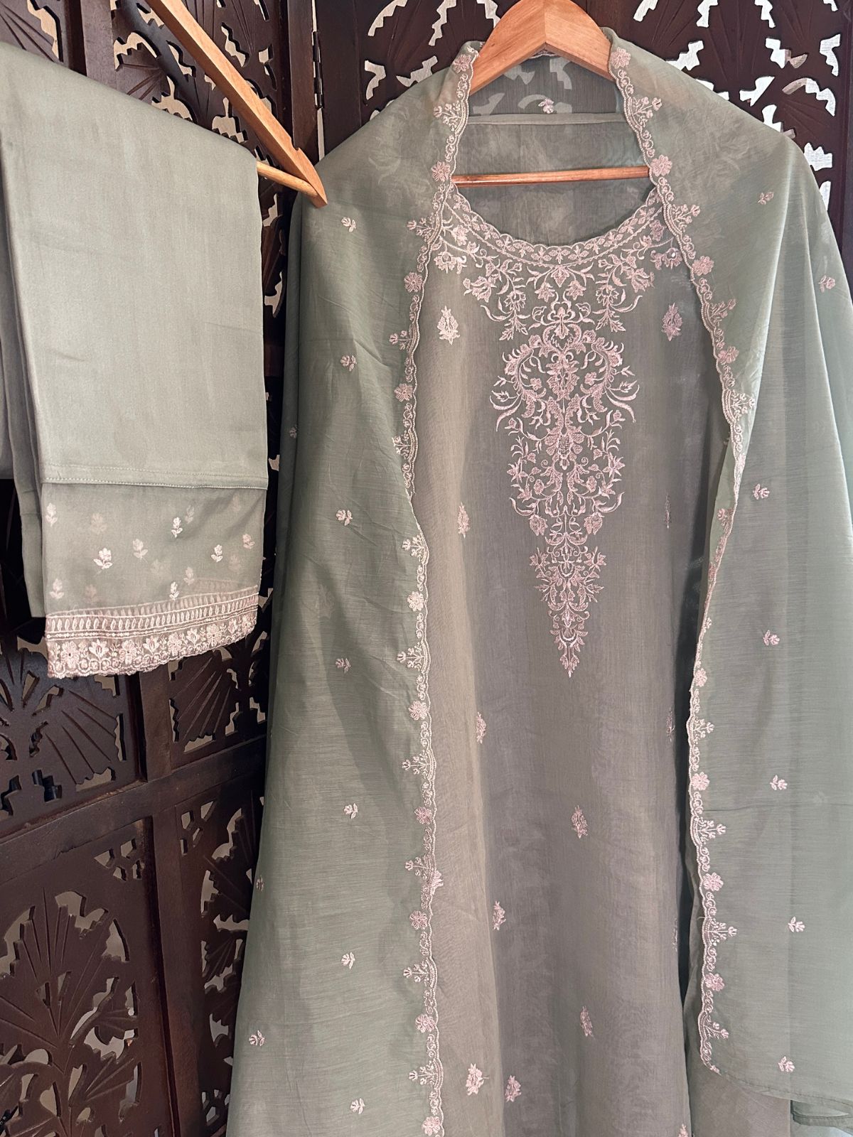Malmal Maheshwari Silk Embroidered Unstitched Set